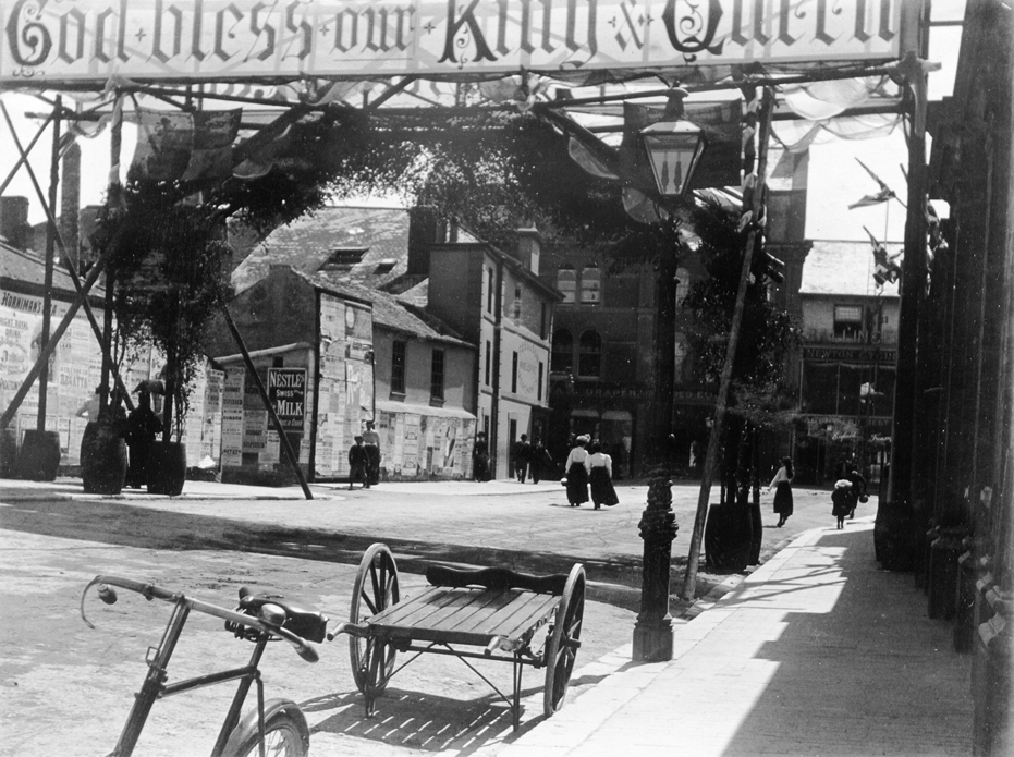 Banner in Market Street, Newton Abbot, June 1902.